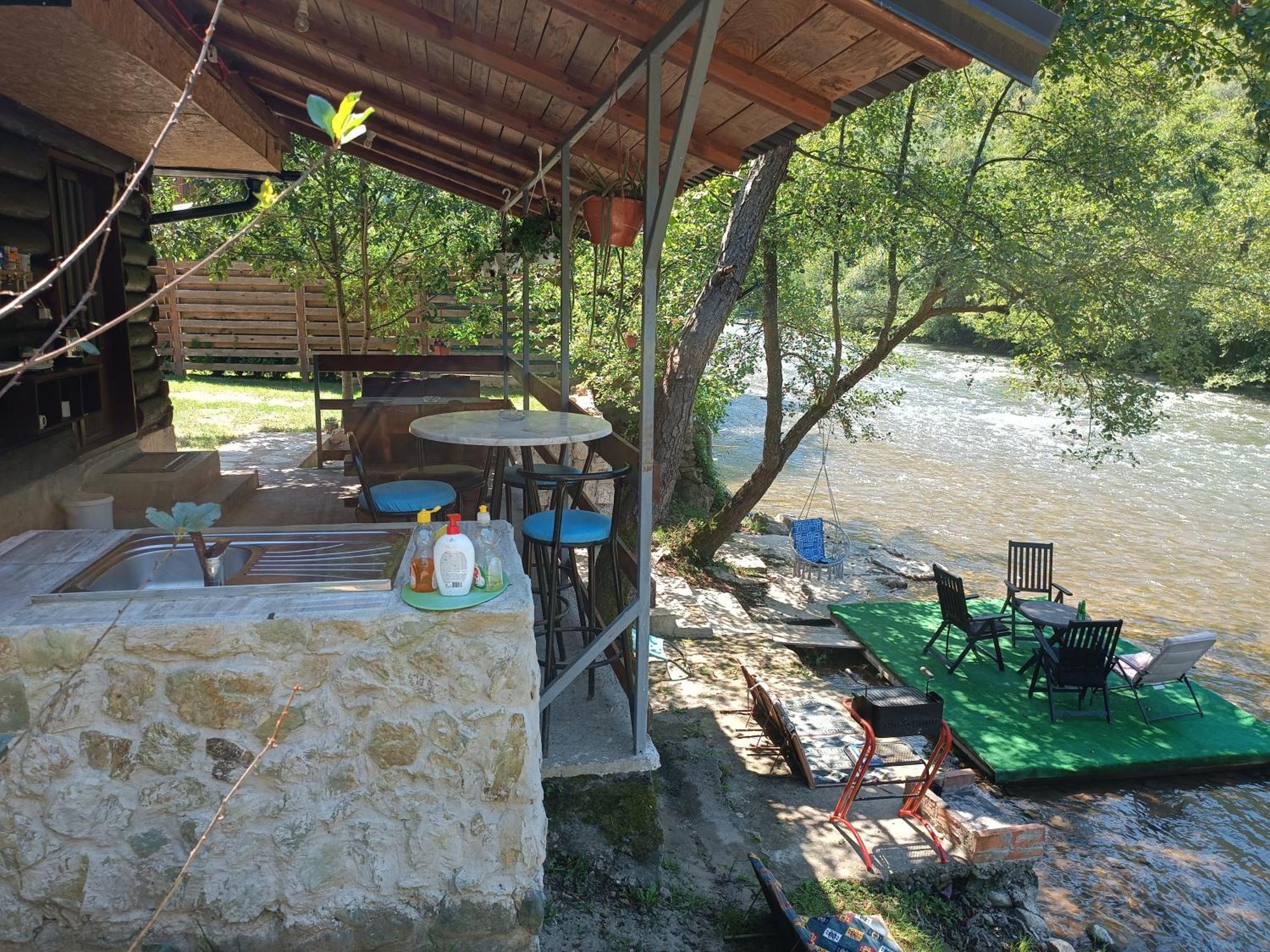 Cottage Auto Camp Vinac ヤイツェ エクステリア 写真