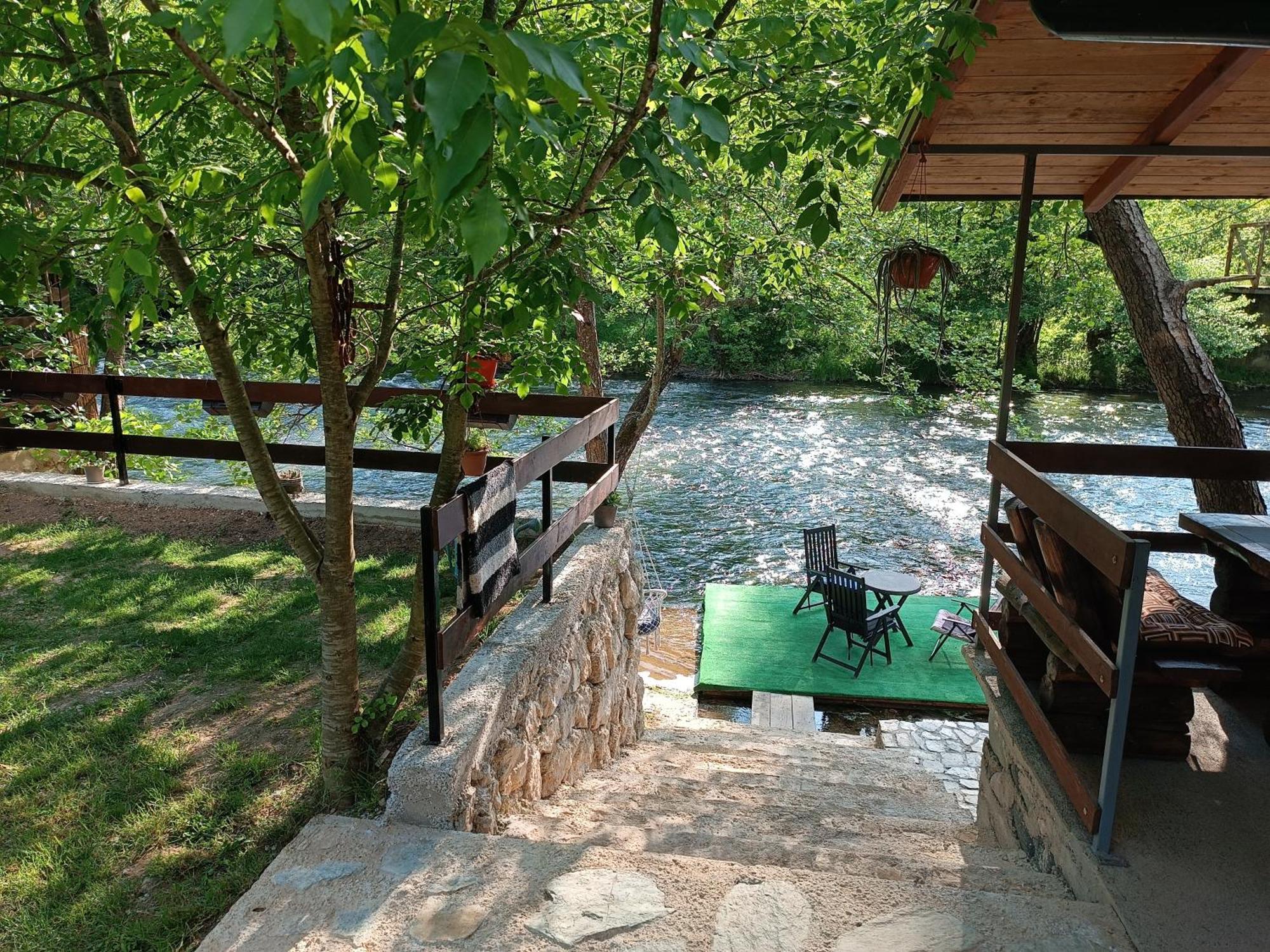 Cottage Auto Camp Vinac ヤイツェ エクステリア 写真